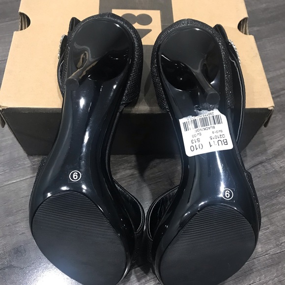 Le Château Black Formal Heels - Size 9 - Picture 4 of 4
